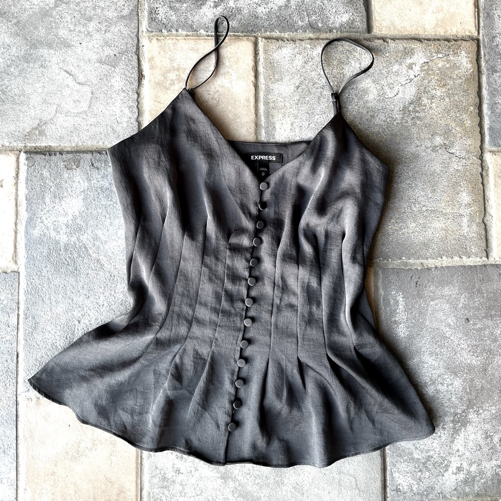 💖2/$15 EUC Express button peplum tank top